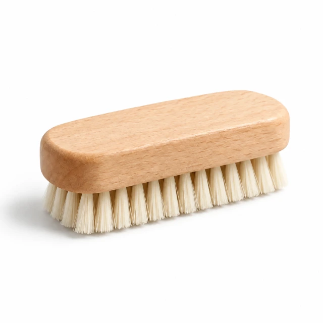 Ilustração de escova pequena de unhas, sem marca.